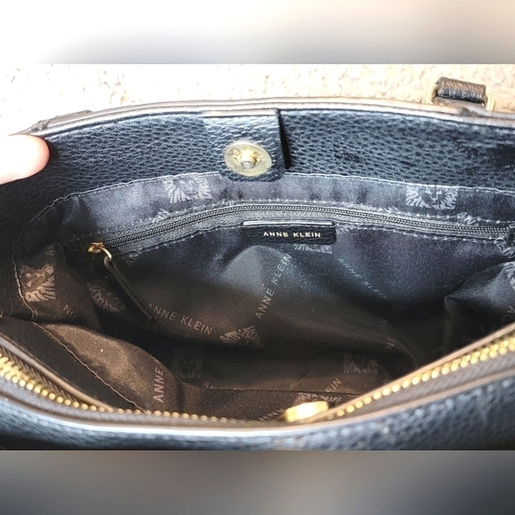 Anne Klein Black Leather Triple Compartment Handbag - Picture 5 of 6